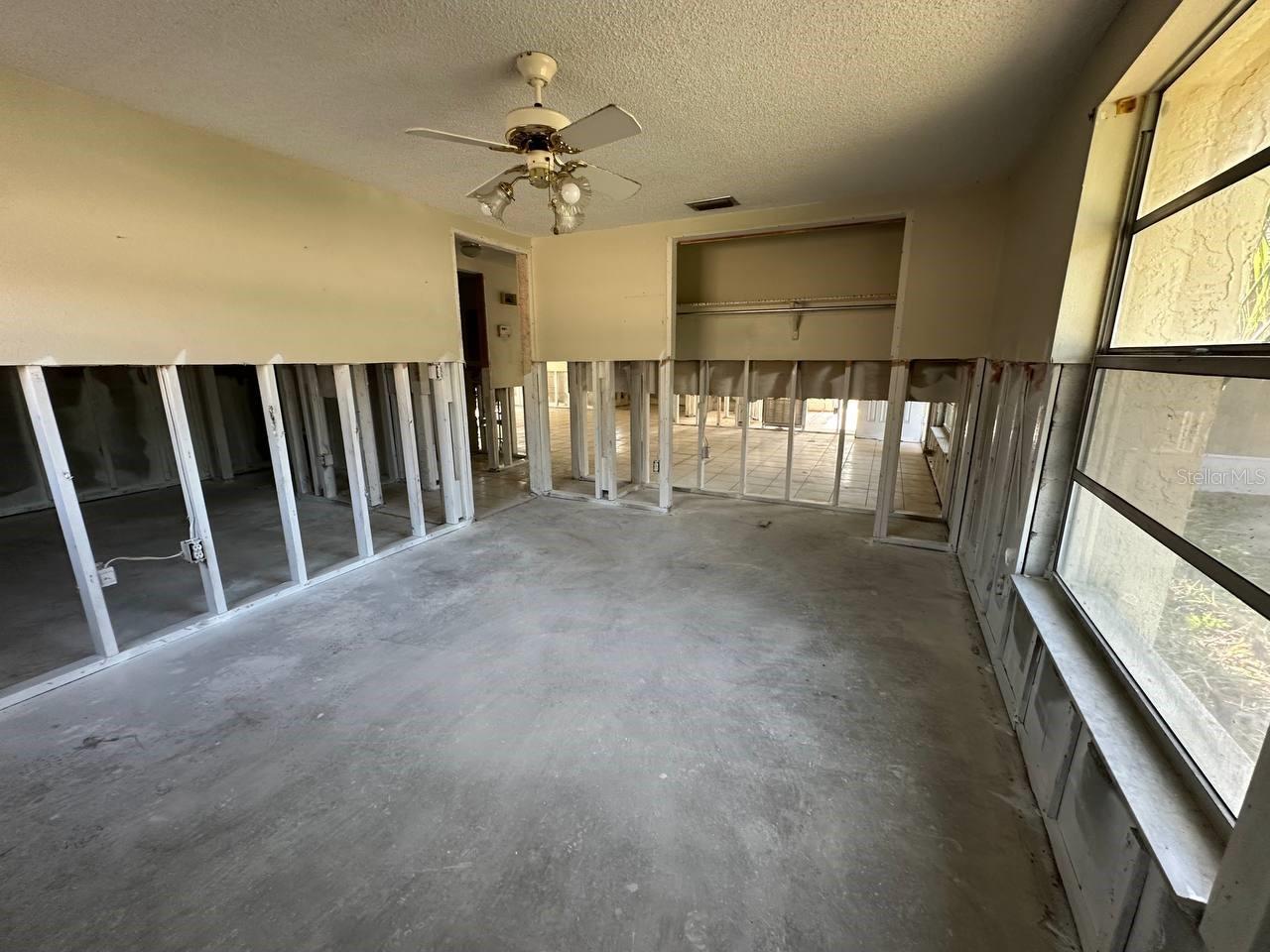 Image 19 of 54 For 8326 Lafitte Drive