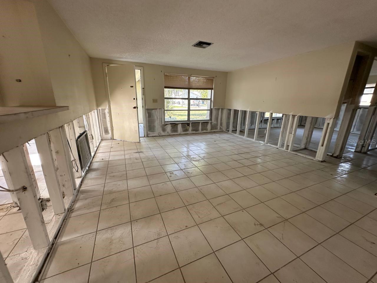 Image 29 of 54 For 8326 Lafitte Drive