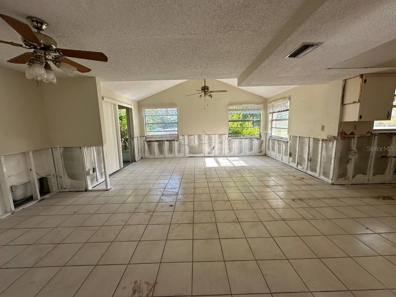 Image 32 of 54 For 8326 Lafitte Drive