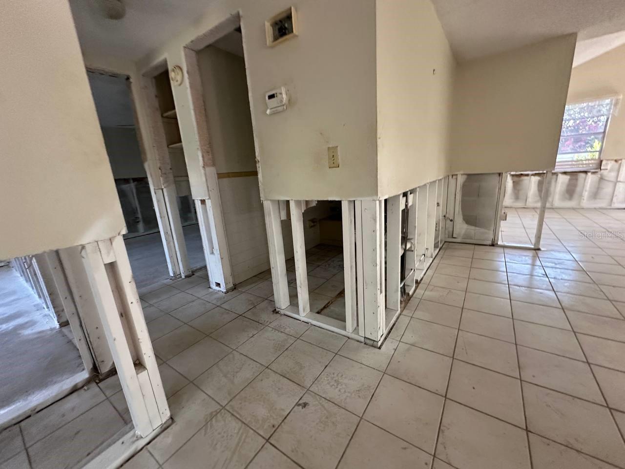 Image 4 of 54 For 8326 Lafitte Drive