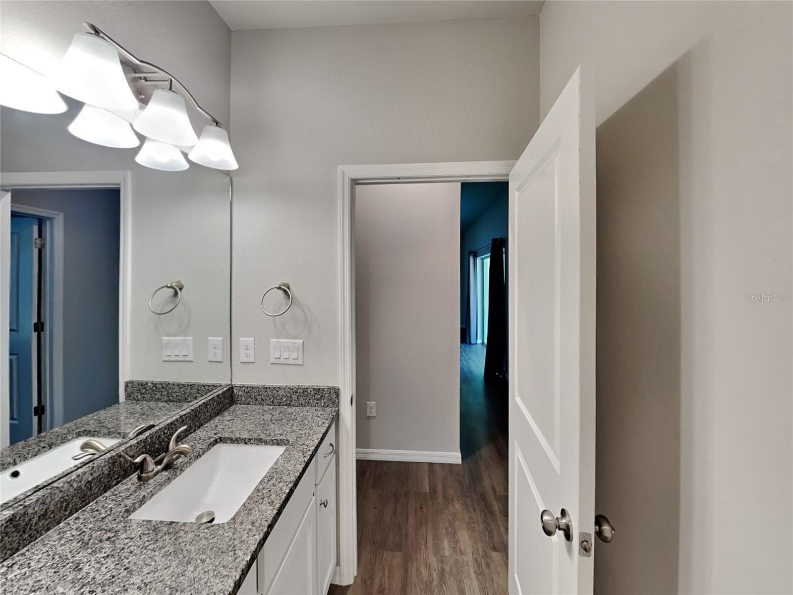 Image 16 of 23 For 14324 Aldridge Avenue