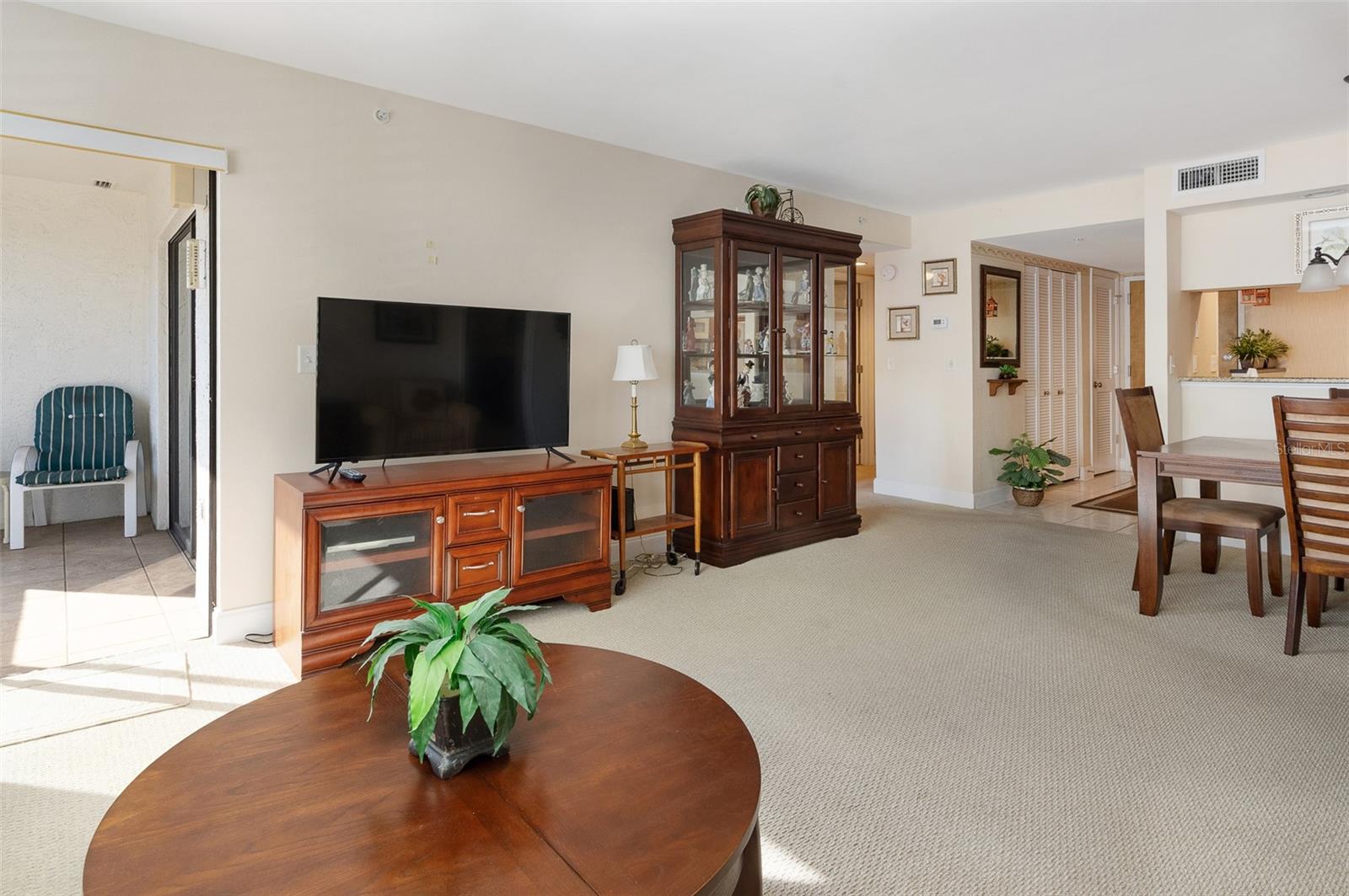 Image 12 of 31 For 2595 Countryside Boulevard 8205