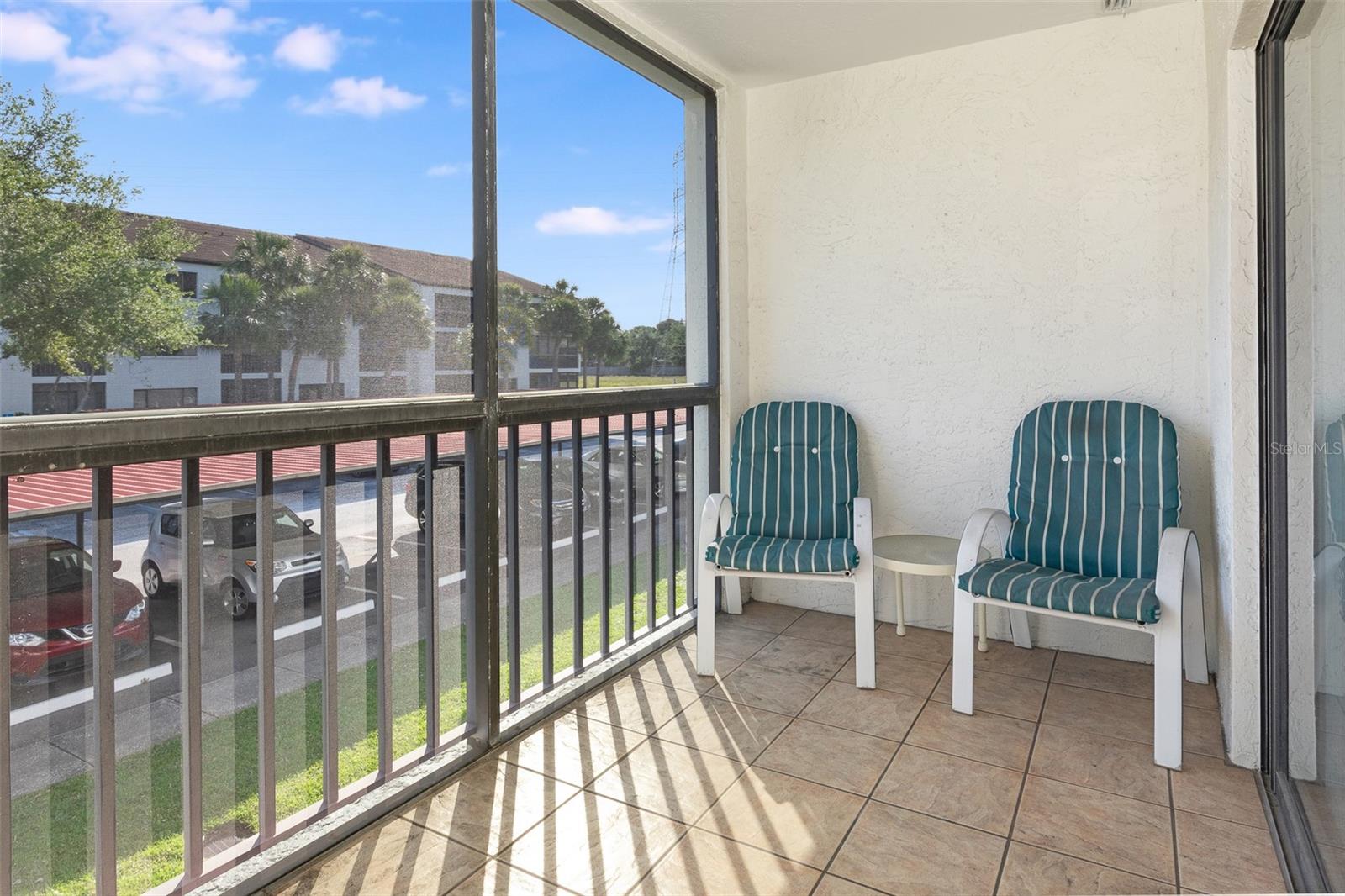 Image 13 of 31 For 2595 Countryside Boulevard 8205