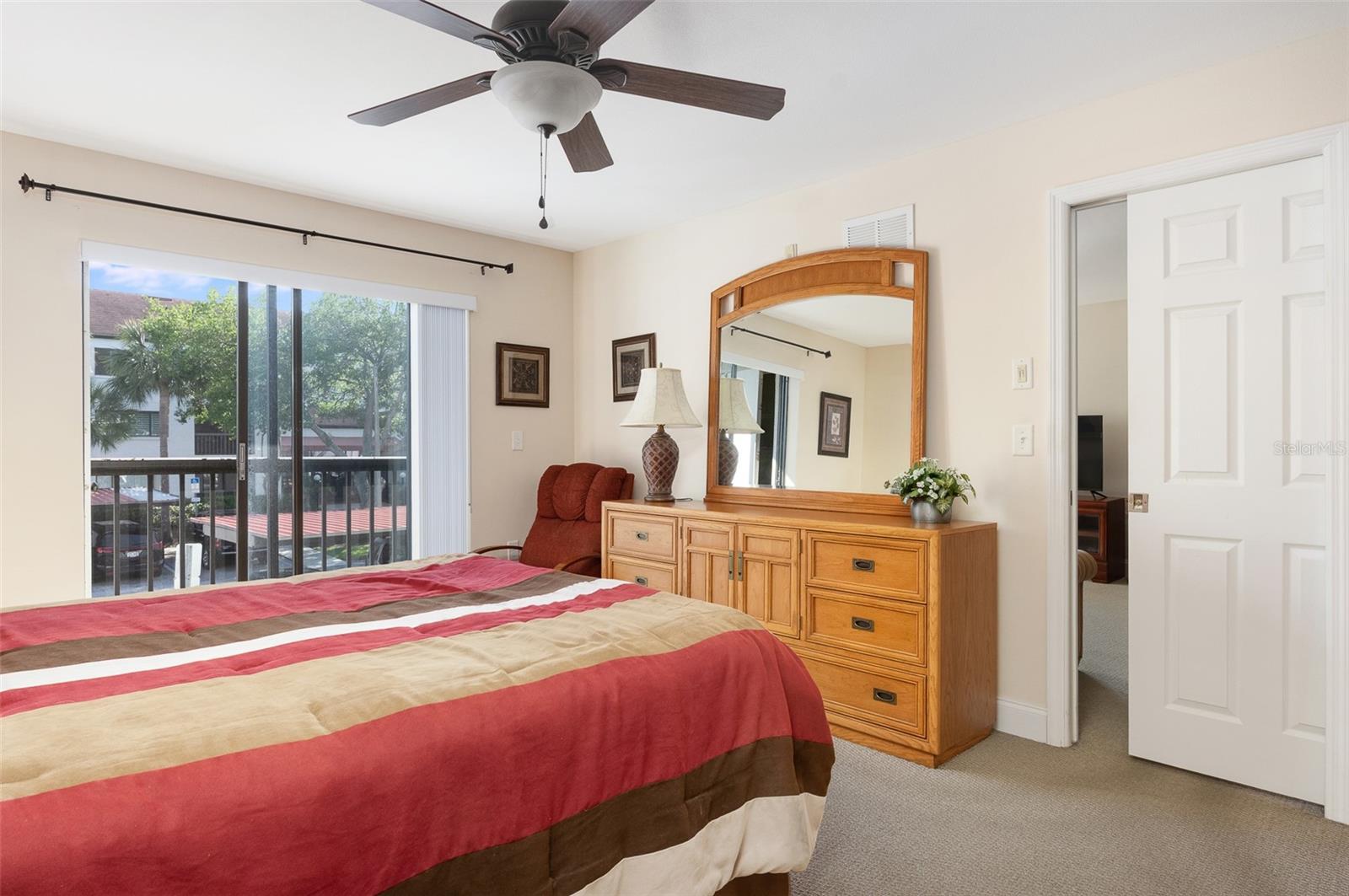 Image 19 of 31 For 2595 Countryside Boulevard 8205