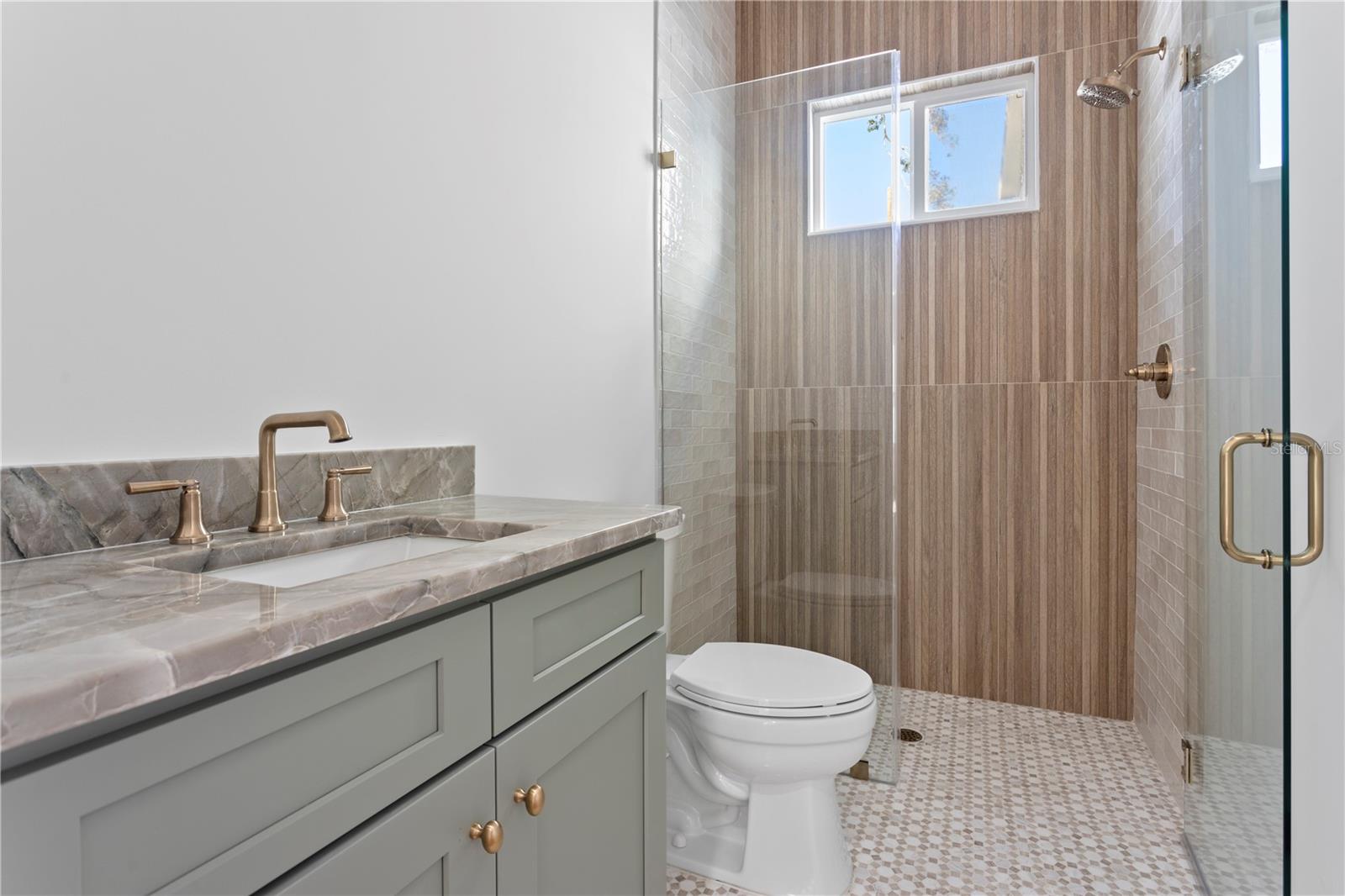 Listing photo id 14 for 4316 Renellie Drive
