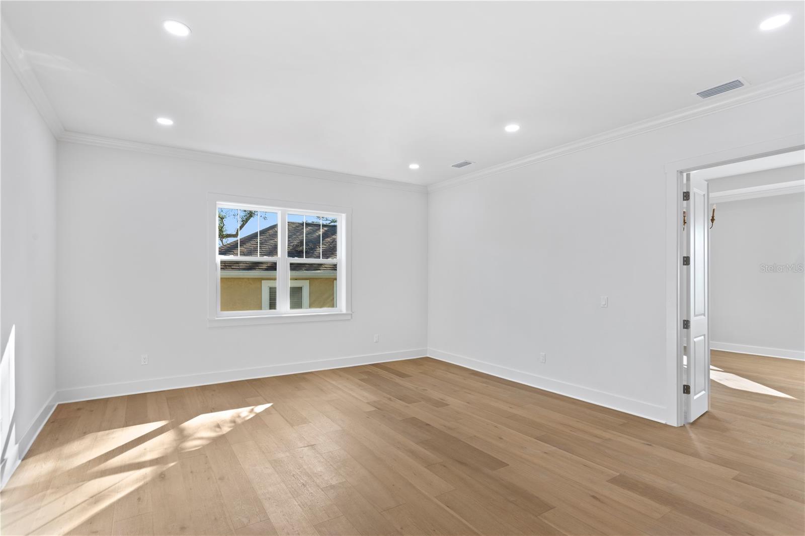 Listing photo id 17 for 4316 Renellie Drive