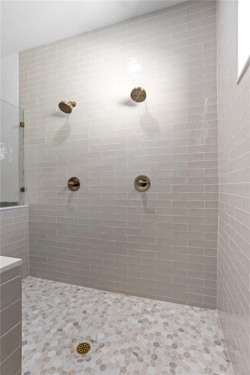 Listing photo id 23 for 4316 Renellie Drive