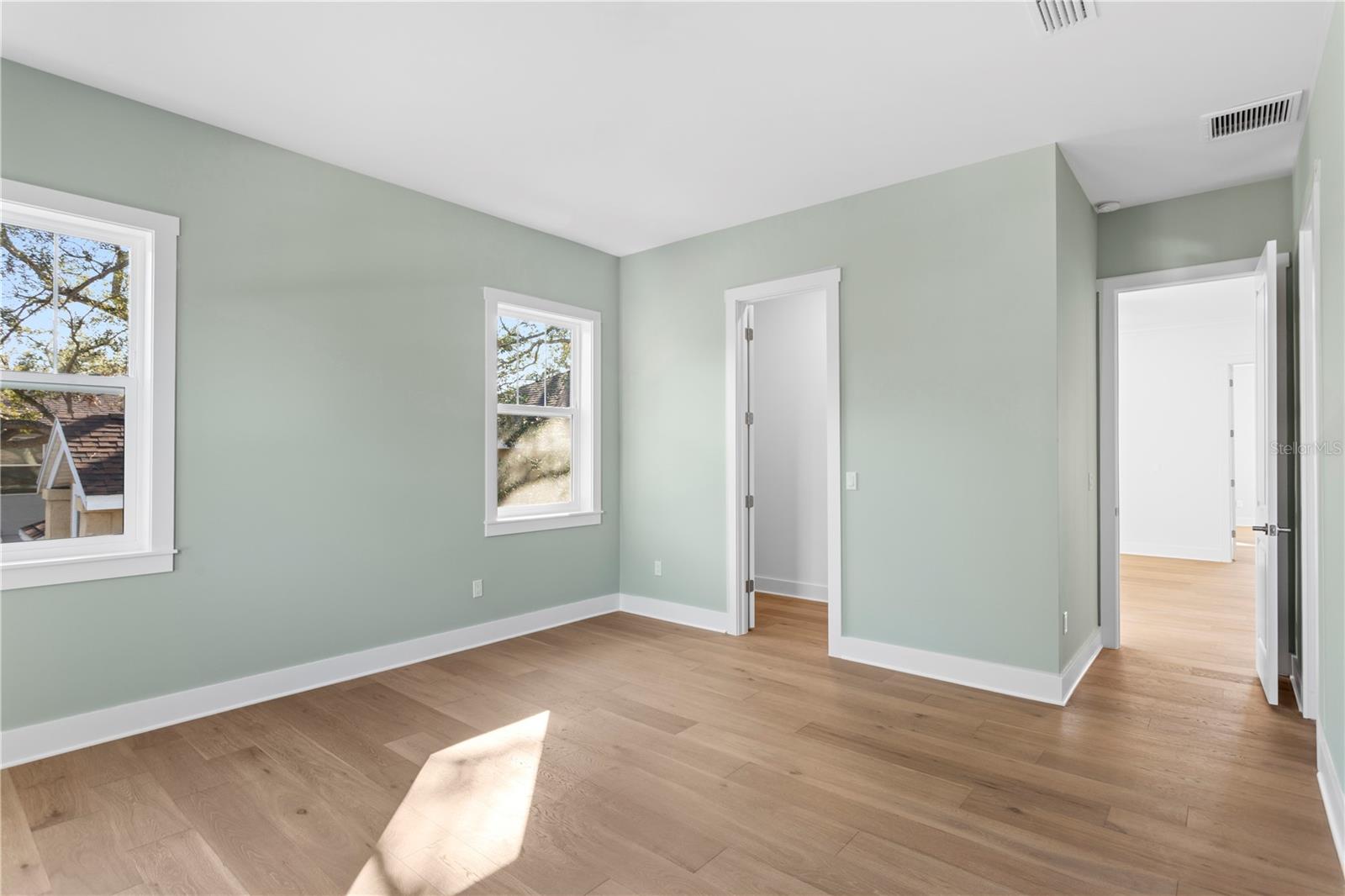 Listing photo id 25 for 4316 Renellie Drive