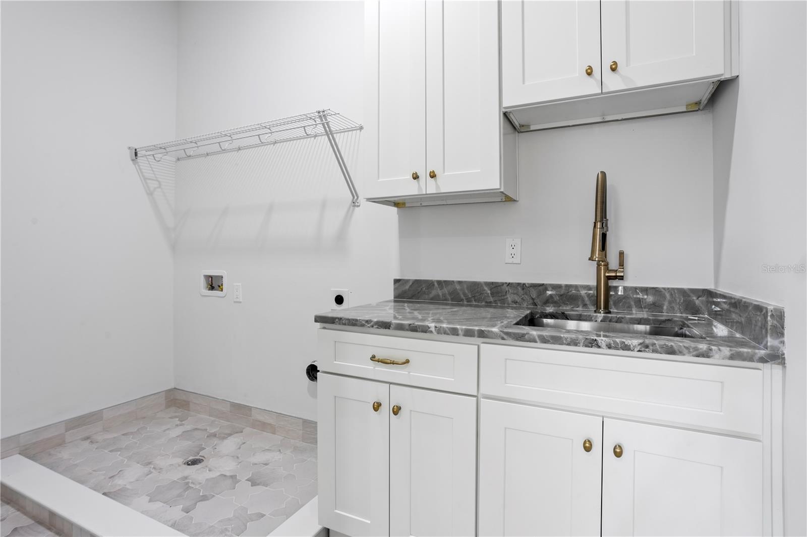 Listing photo id 26 for 4316 Renellie Drive