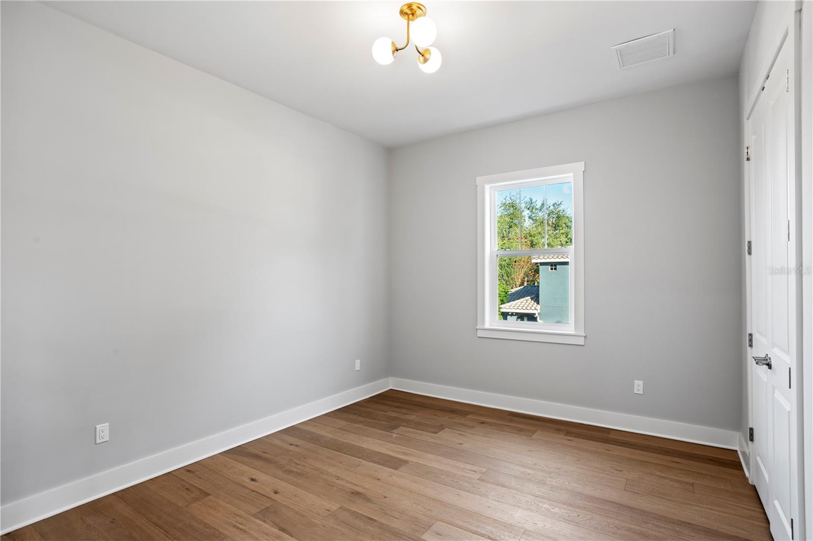 Listing photo id 27 for 4316 Renellie Drive