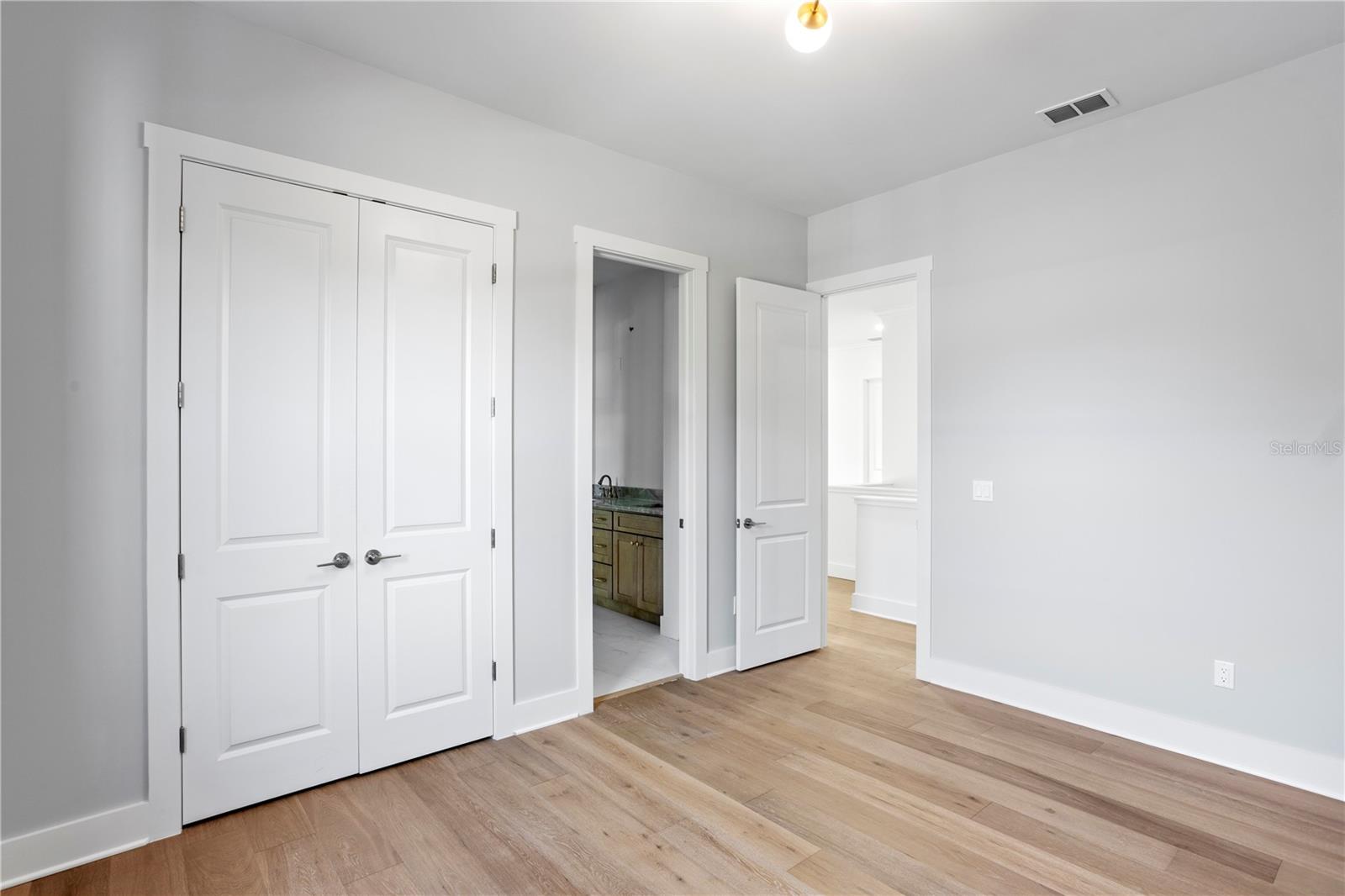 Listing photo id 28 for 4316 Renellie Drive