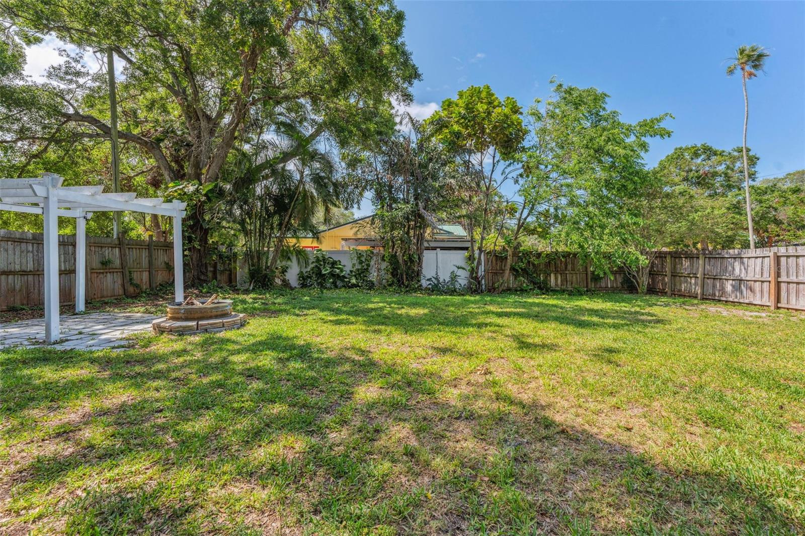 Image 31 of 55 For 433 San Salvador Drive