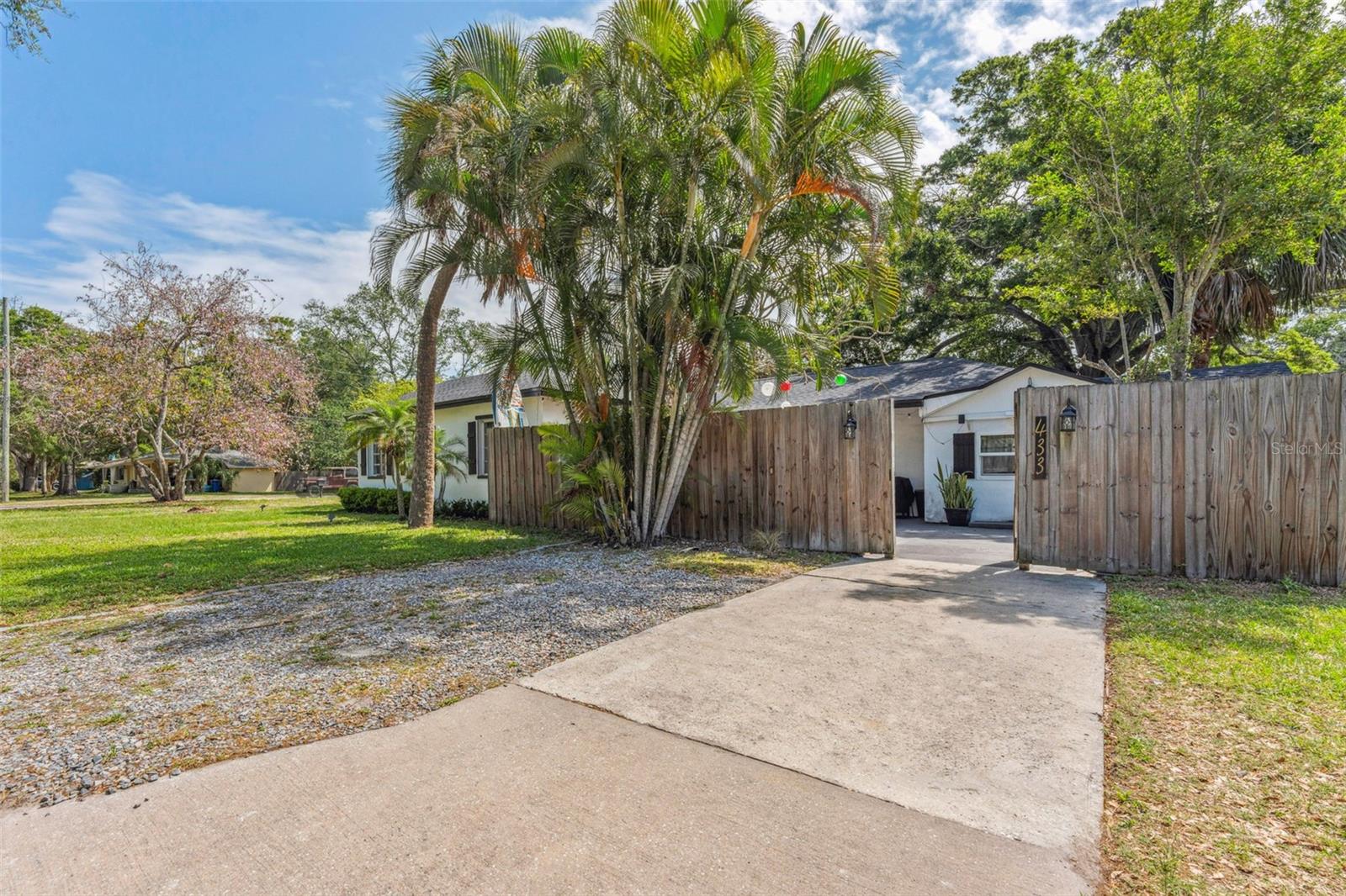 Image 34 of 55 For 433 San Salvador Drive