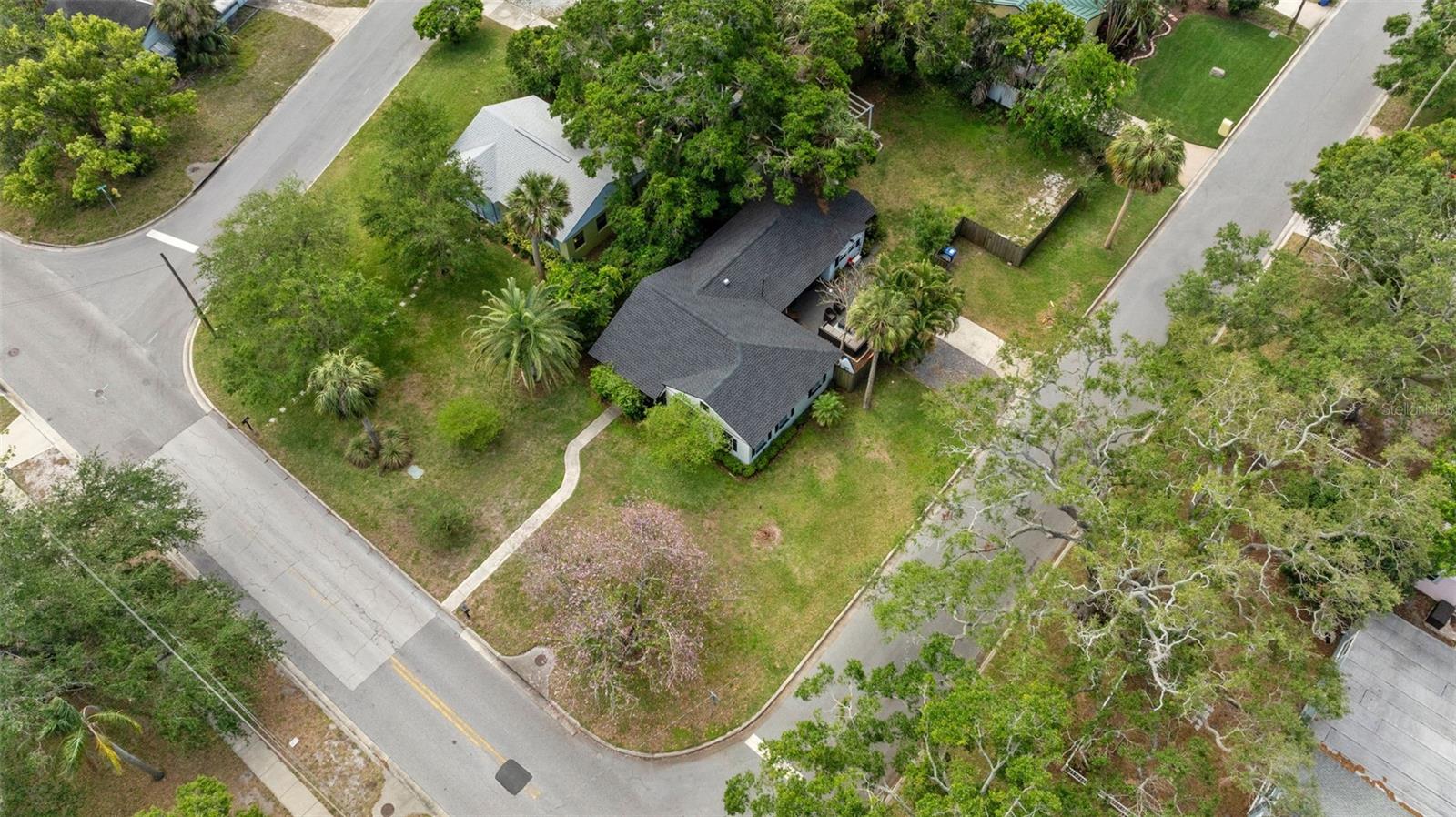 Image 35 of 55 For 433 San Salvador Drive