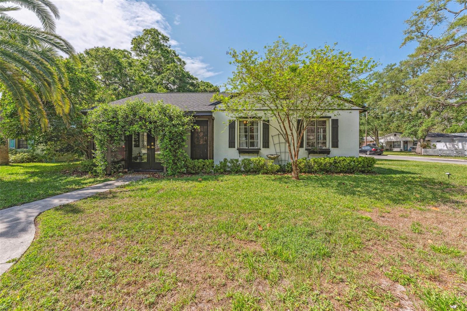 Image 4 of 55 For 433 San Salvador Drive