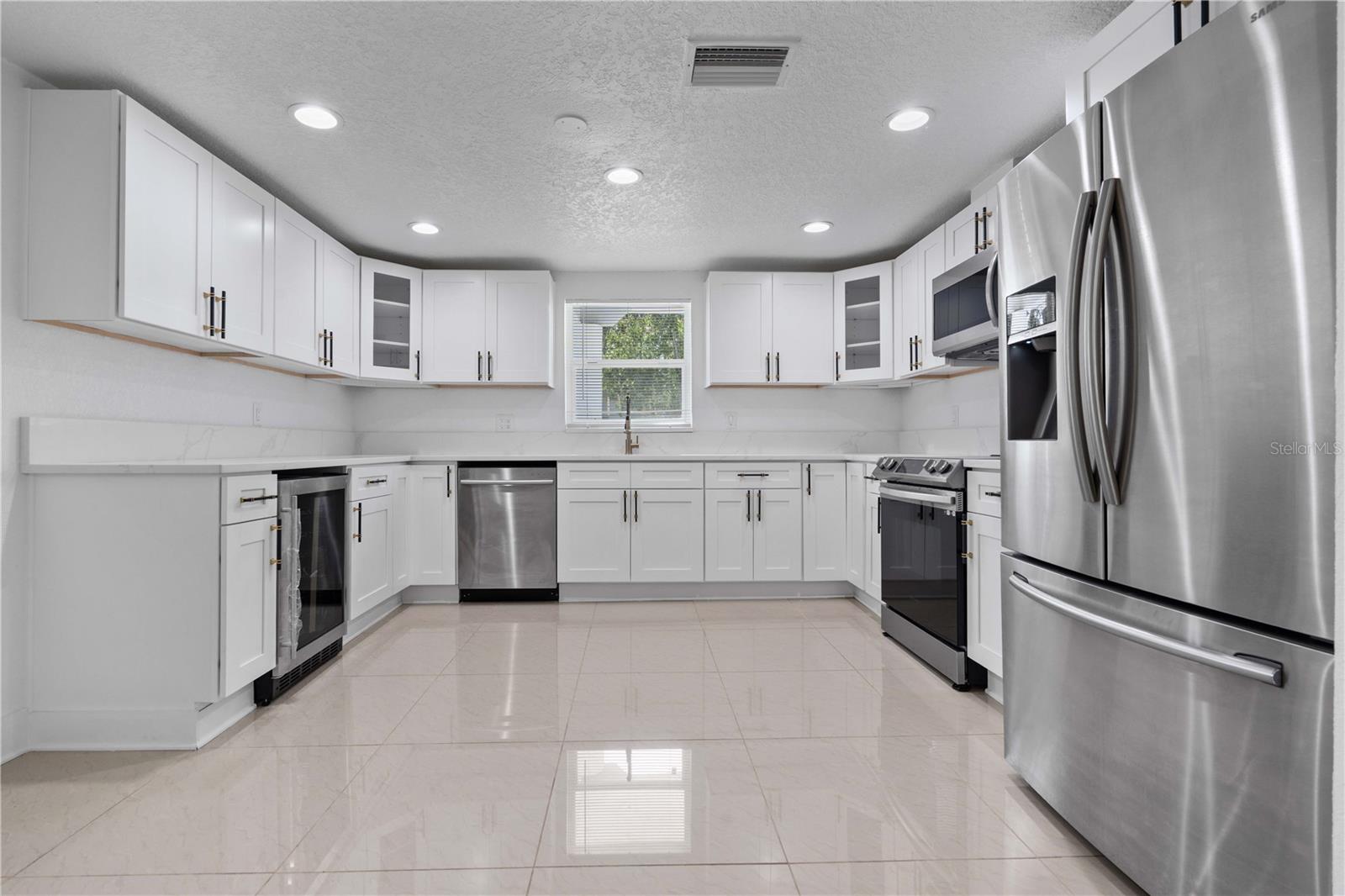 Image 18 of 54 For 16411 Lake Byrd Drive
