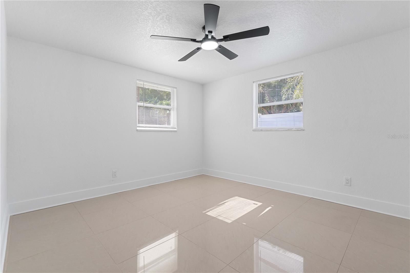 Image 34 of 54 For 16411 Lake Byrd Drive