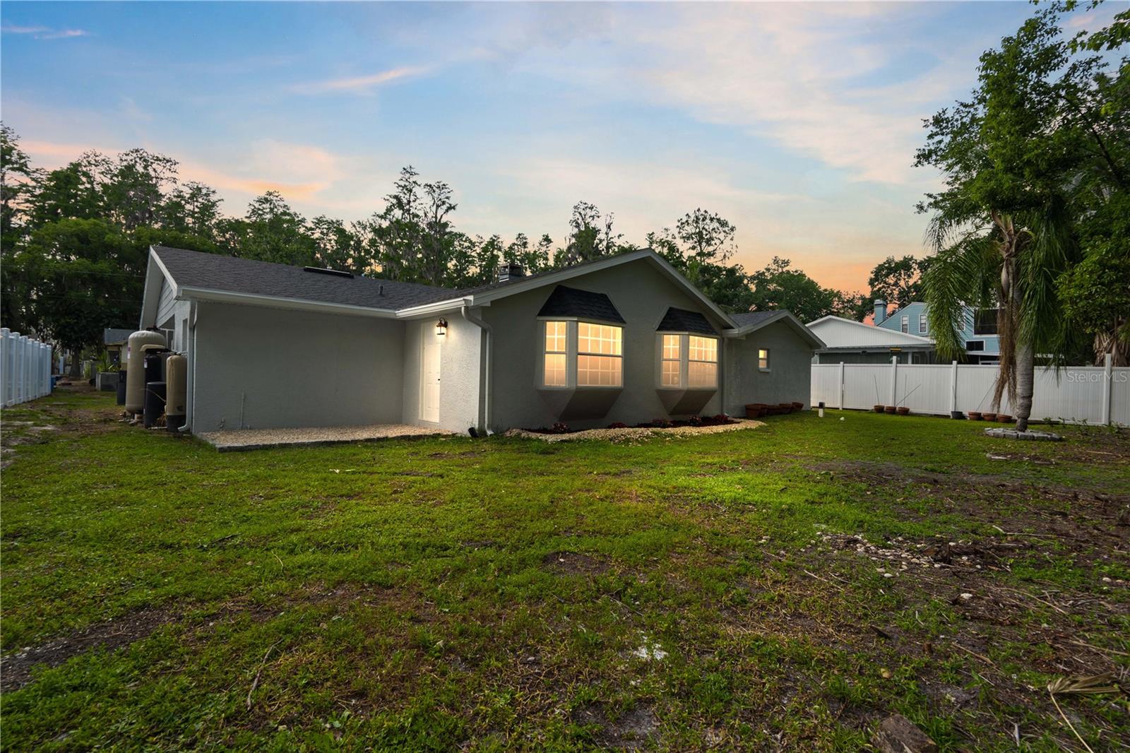 Image 41 of 54 For 16411 Lake Byrd Drive