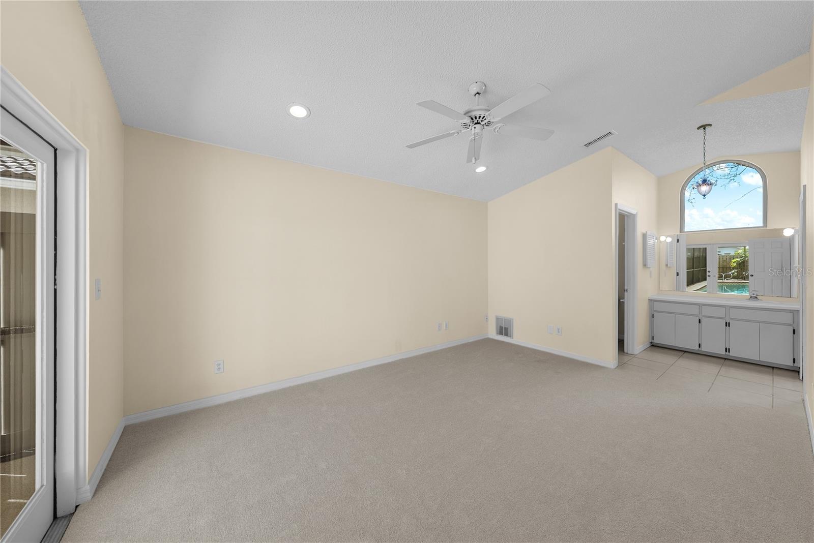 Image 21 of 41 For 5290 White Sand Circle Ne