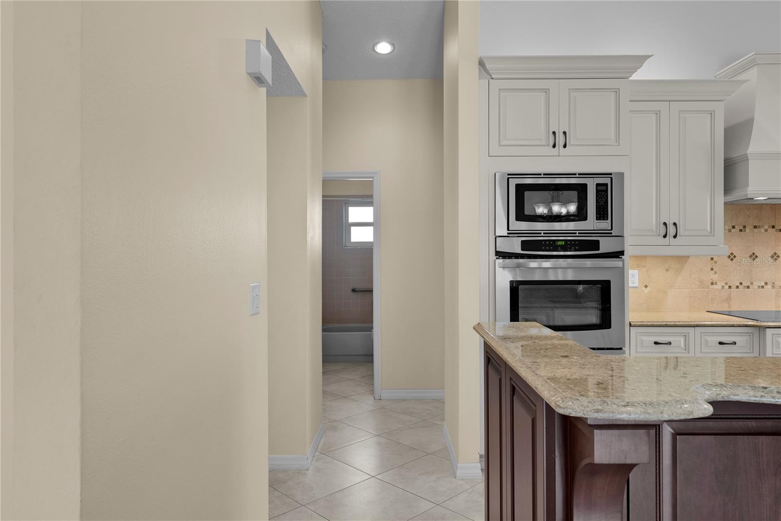 Image 36 of 41 For 5290 White Sand Circle Ne