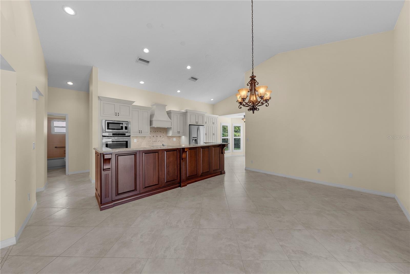 Image 4 of 41 For 5290 White Sand Circle Ne