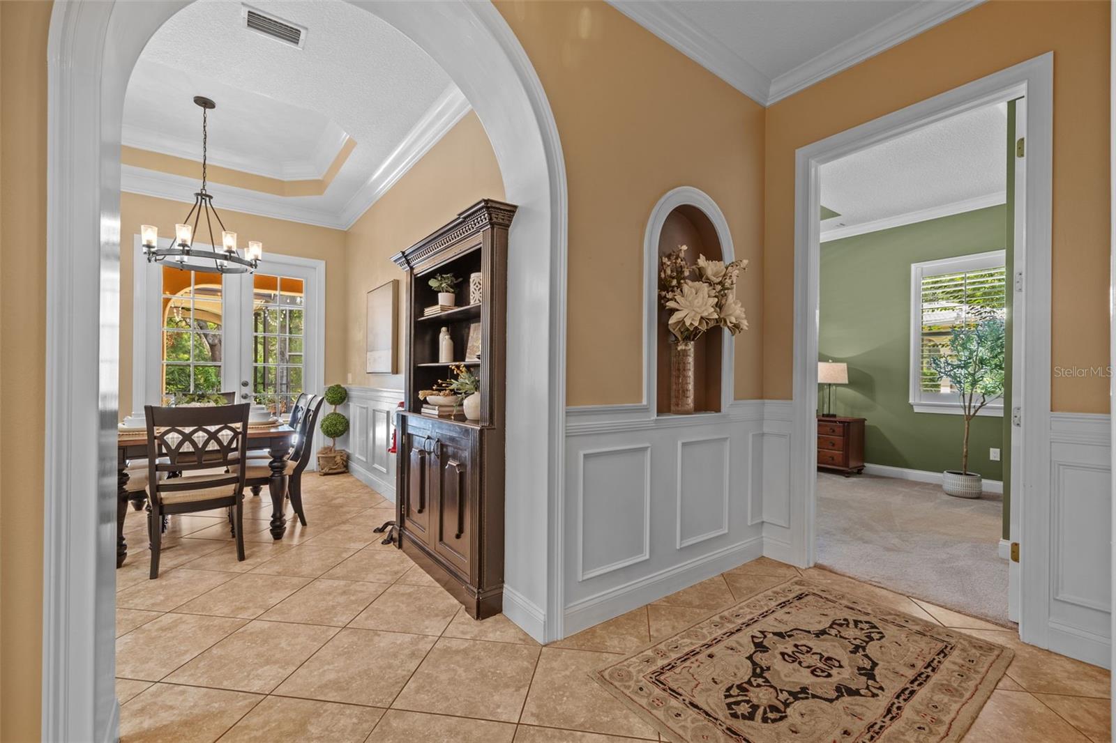 Image 31 of 69 For 1915 Floresta View Drive