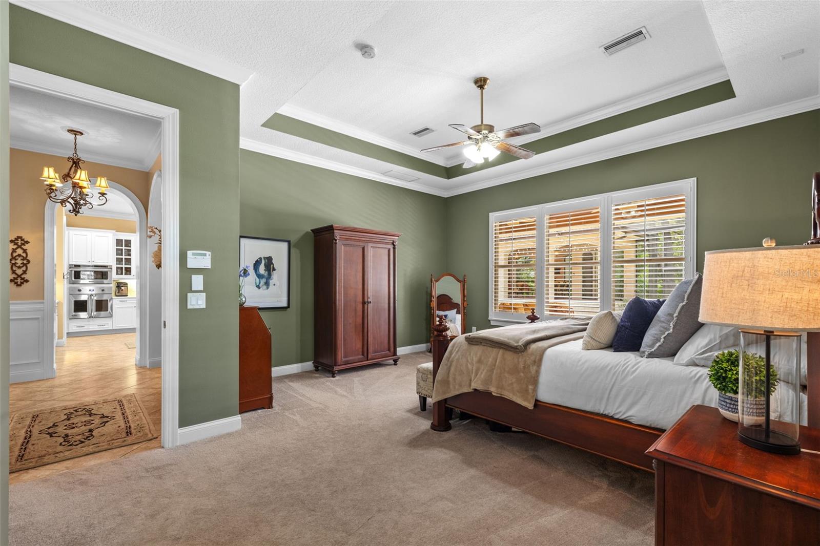 Image 32 of 69 For 1915 Floresta View Drive