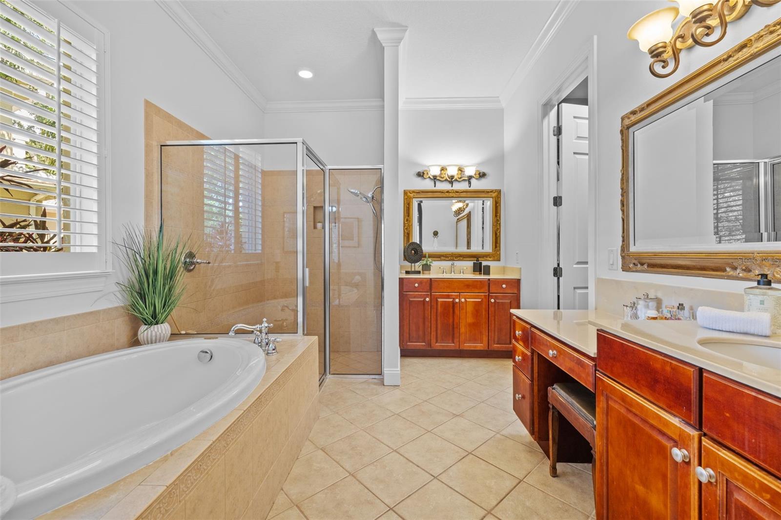 Image 34 of 69 For 1915 Floresta View Drive