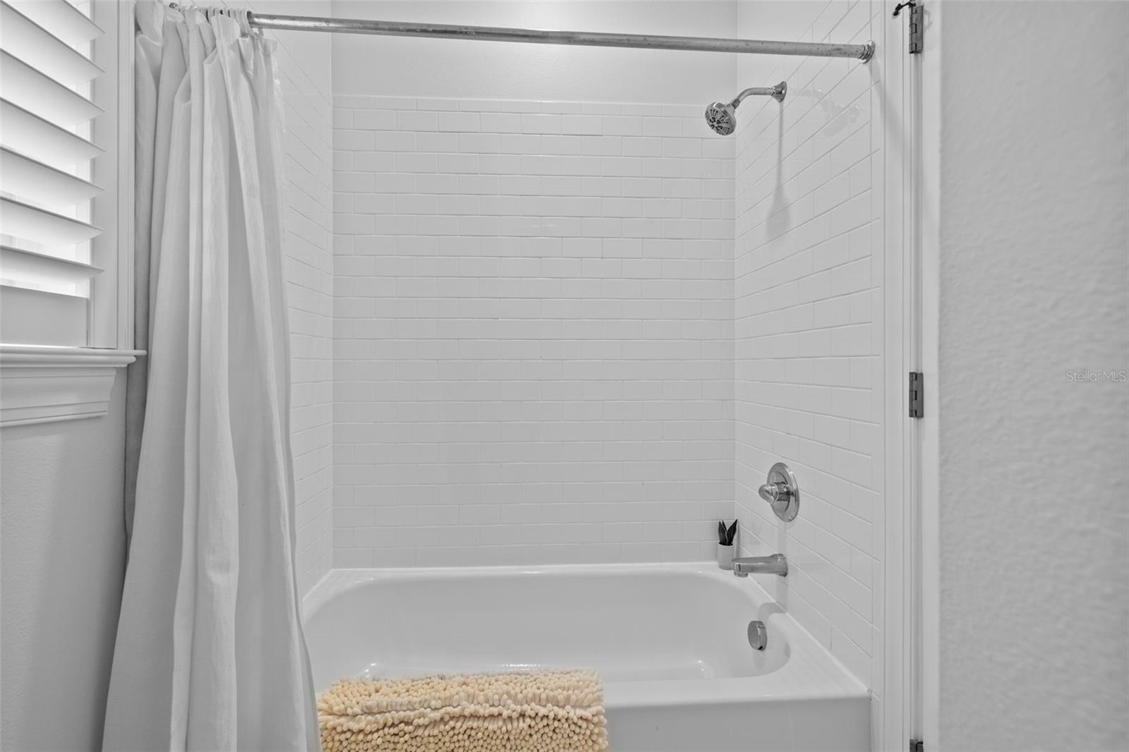 Image 42 of 69 For 1915 Floresta View Drive