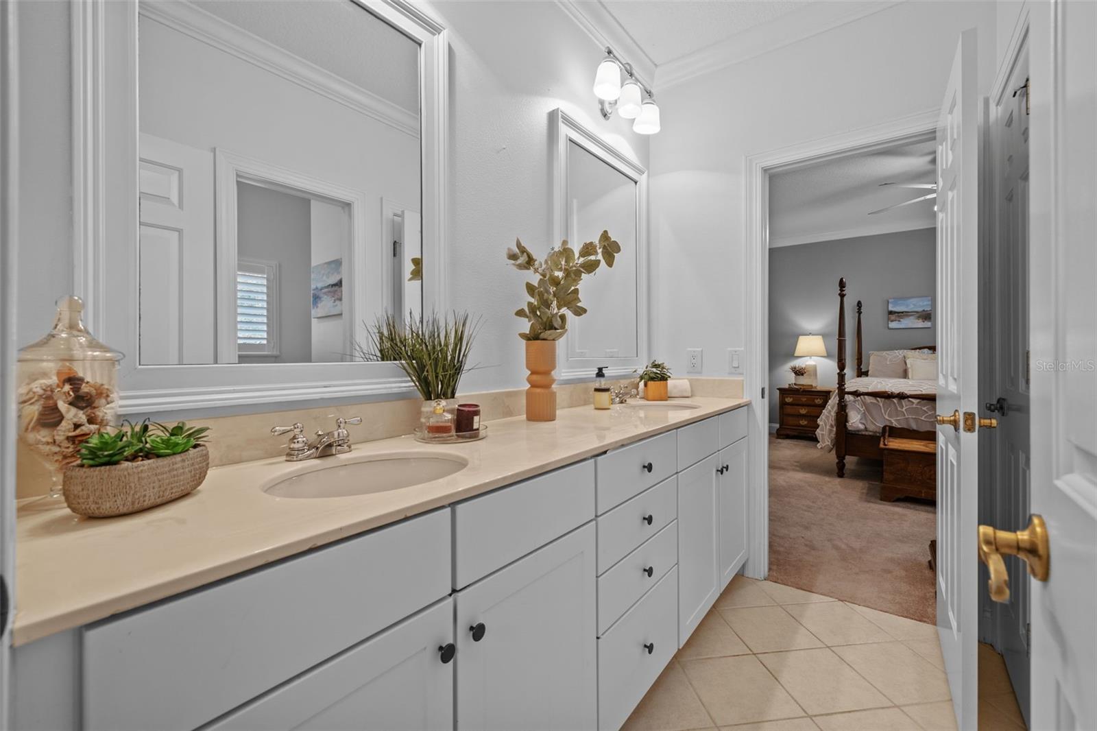 Image 43 of 69 For 1915 Floresta View Drive
