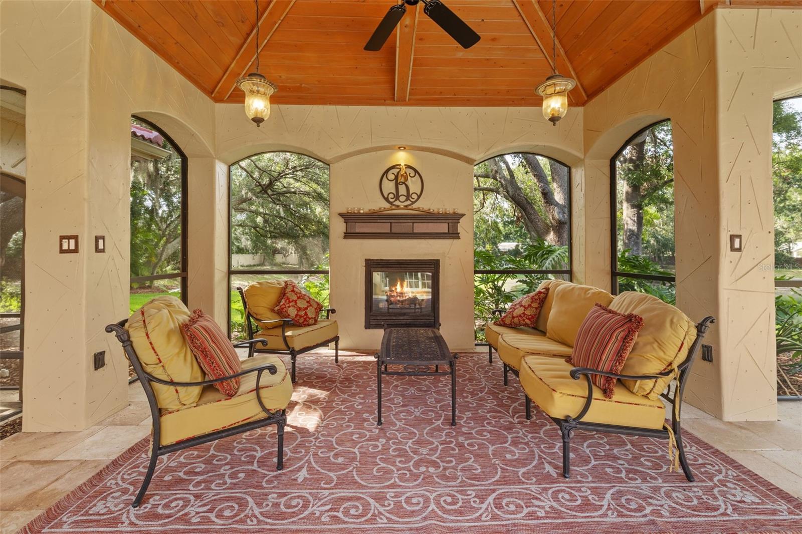 Image 50 of 69 For 1915 Floresta View Drive