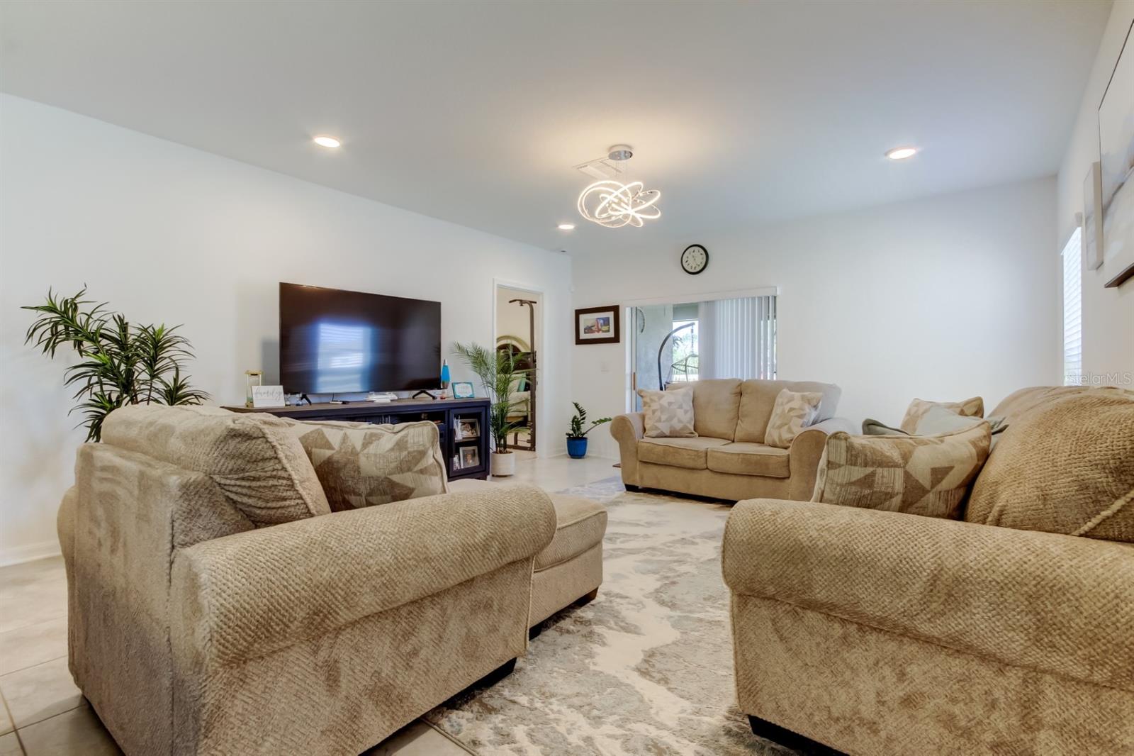 Image 22 of 70 For 12407 Hilltop Farms Drive
