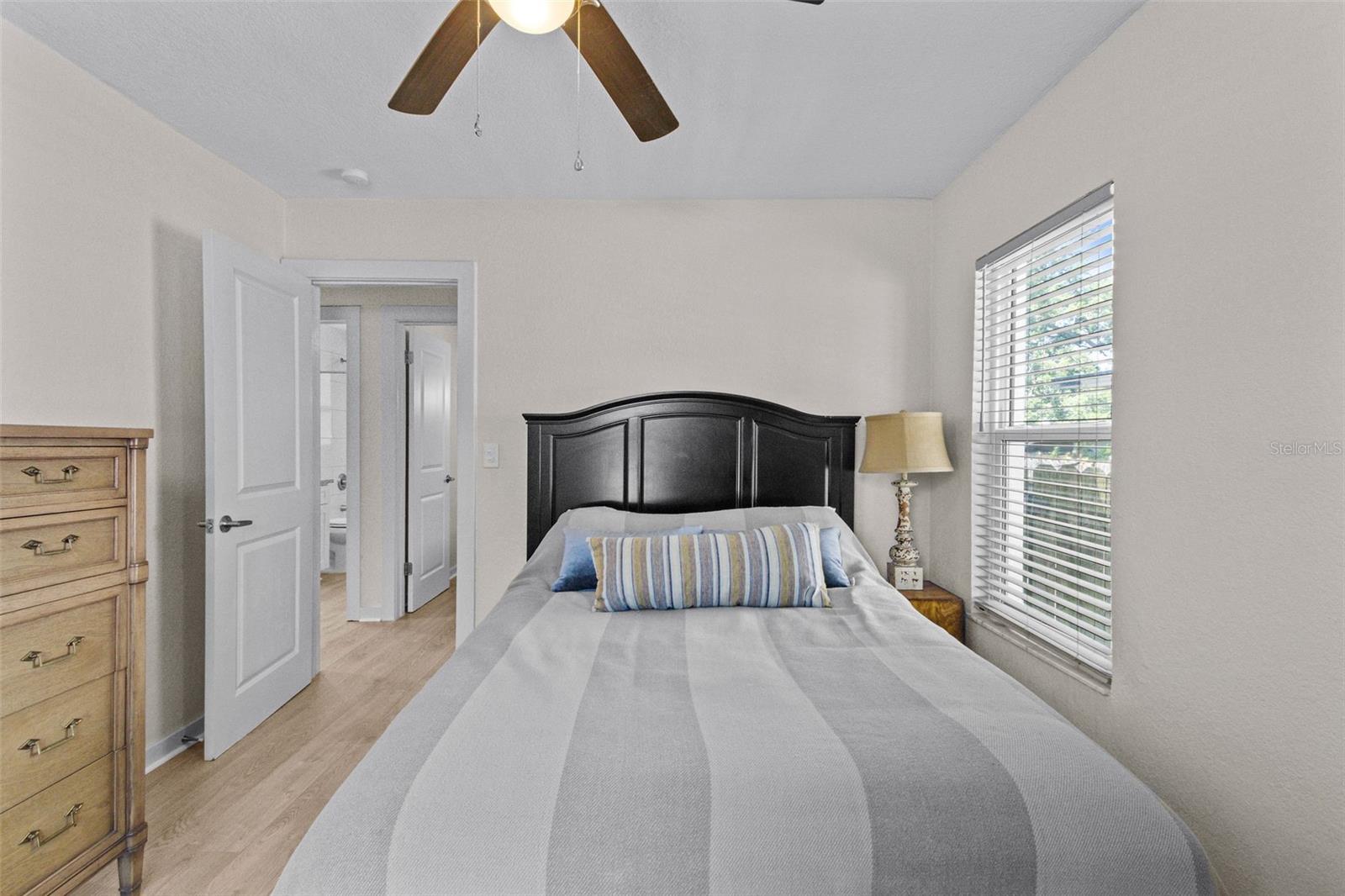 Image 19 of 23 For 3906 Ola Avenue