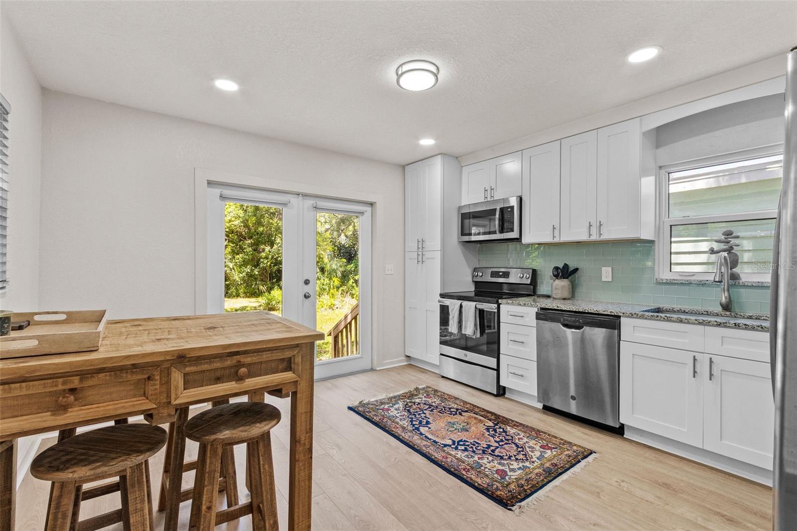 Image 4 of 23 For 3906 Ola Avenue