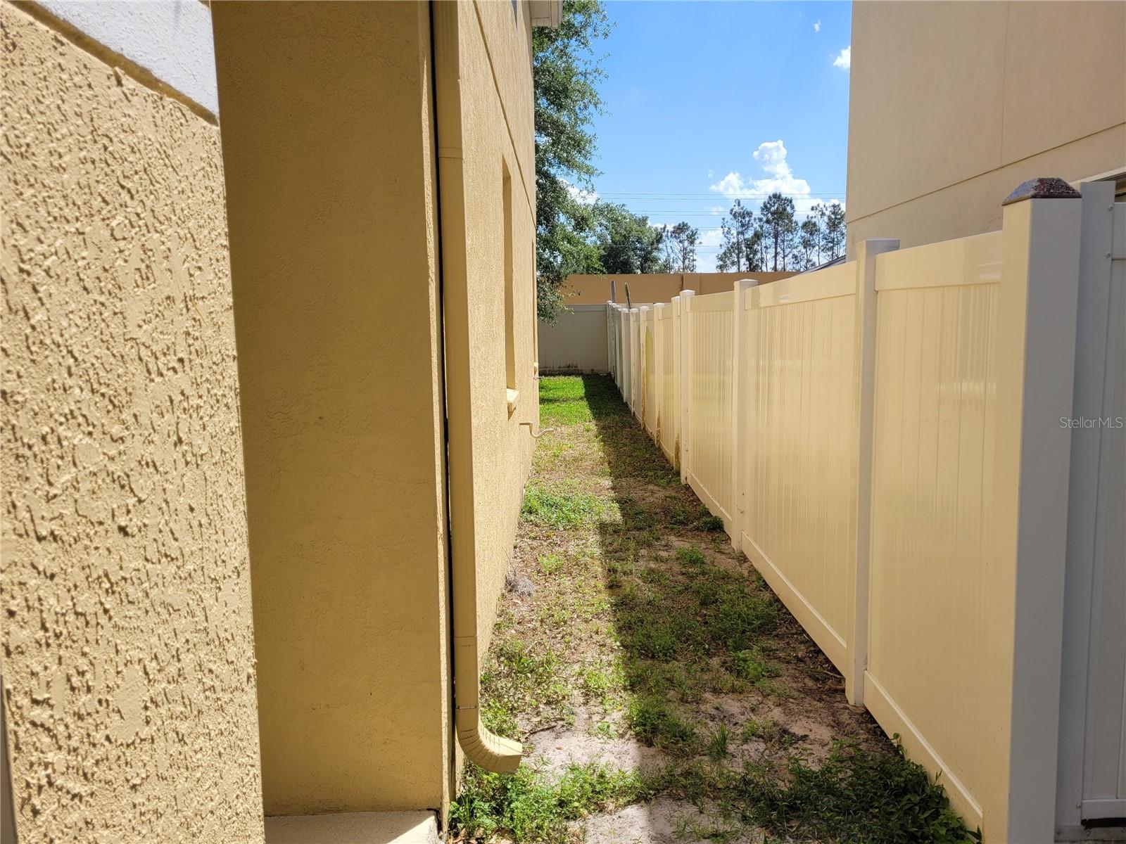 Image 4 of 44 For 4633 White Bay Circle
