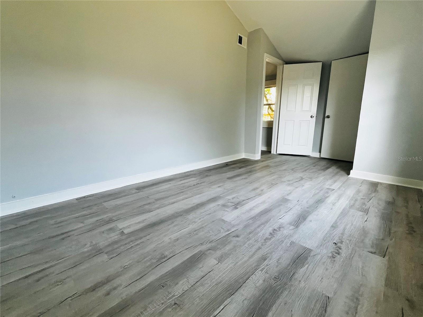 Image 14 of 38 For 2852 60th Avenue N
