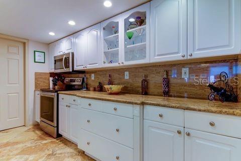 Image 11 of 39 For 6265 Sun Boulevard 805