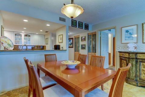 Image 15 of 39 For 6265 Sun Boulevard 805
