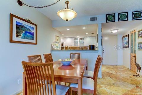 Image 16 of 39 For 6265 Sun Boulevard 805