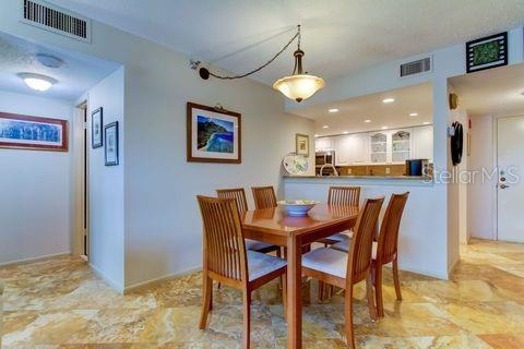 Image 17 of 39 For 6265 Sun Boulevard 805