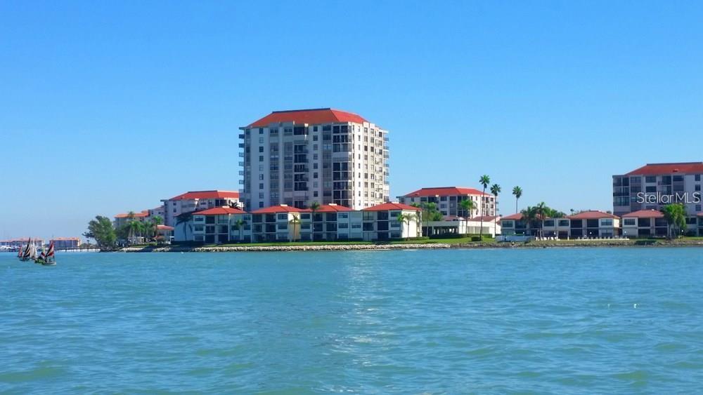 Image 2 of 39 For 6265 Sun Boulevard 805