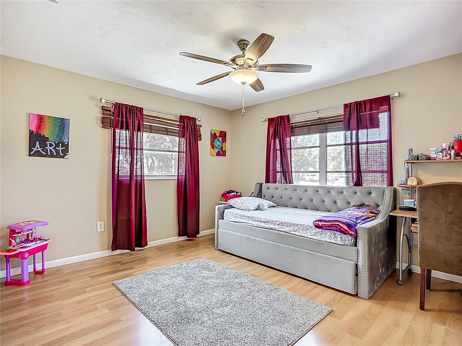 Image 13 of 39 For 10931 110th Avenue