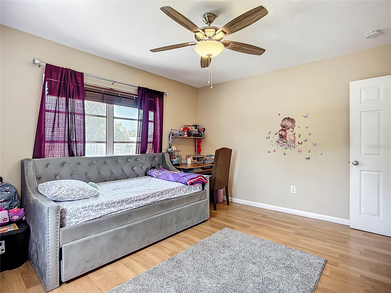 Image 14 of 39 For 10931 110th Avenue