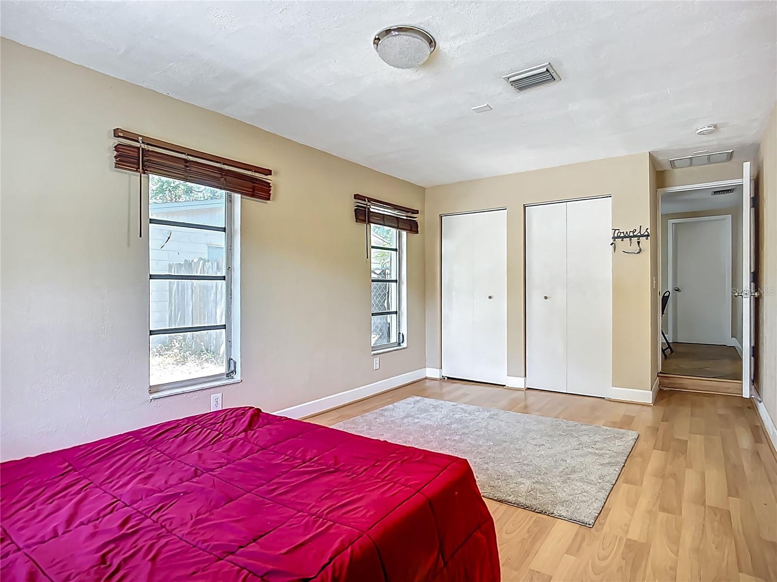 Image 18 of 39 For 10931 110th Avenue