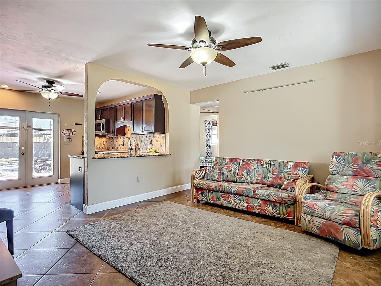 Image 4 of 39 For 10931 110th Avenue