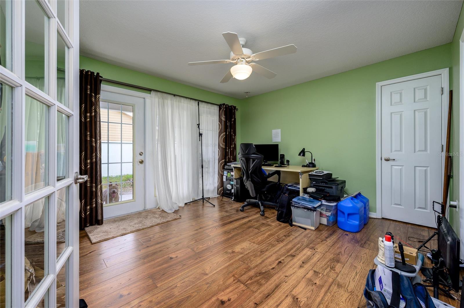 Listing photo id 9 for 6216 Evansbrook Drive