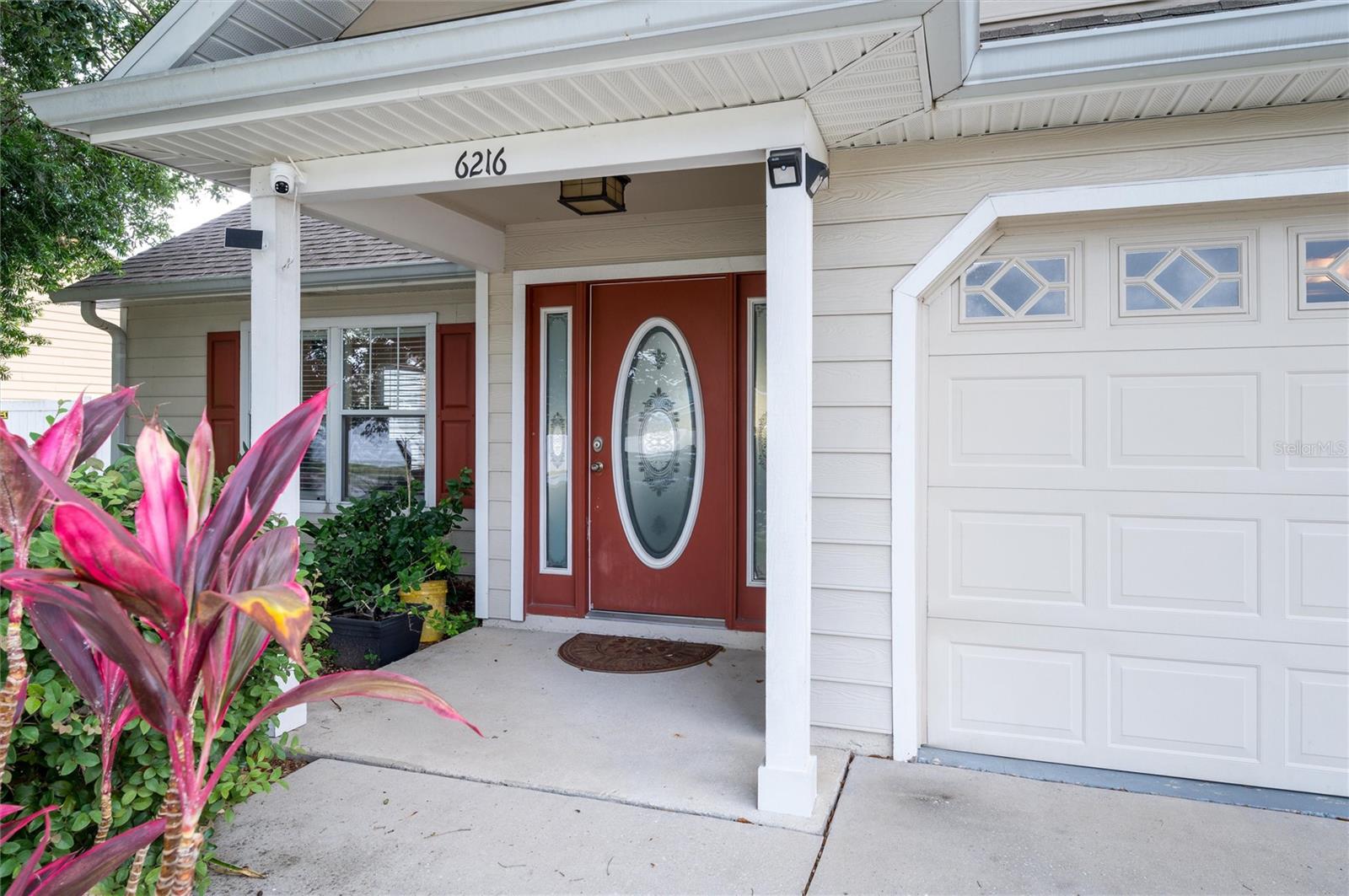 Listing photo id 0 for 6216 Evansbrook Drive