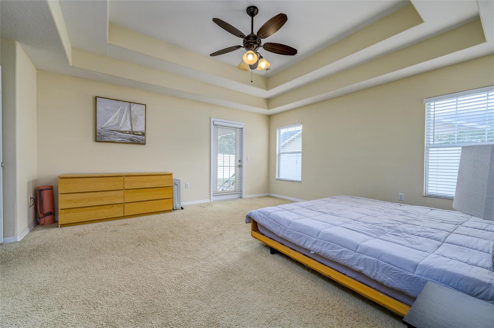 Listing photo id 7 for 6216 Evansbrook Drive