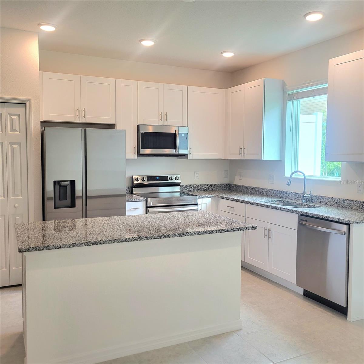 Image 4 of 42 For 34186 Cinder Way