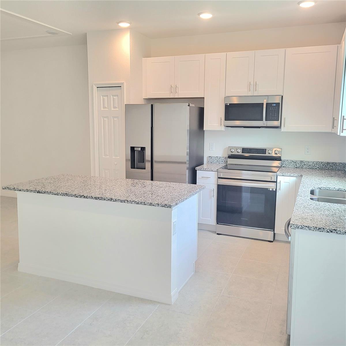 Image 6 of 42 For 34186 Cinder Way